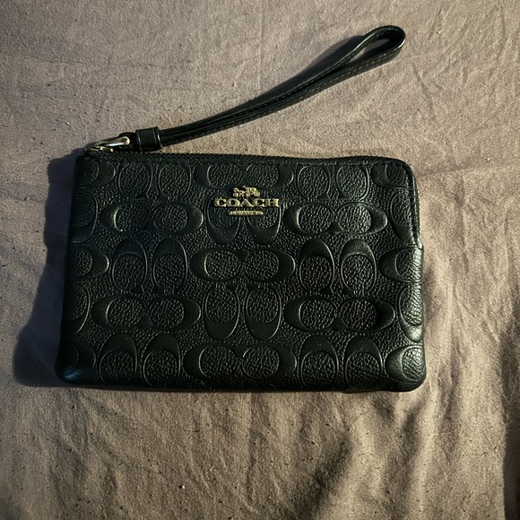 coach wristlet - Picture 1 of 3